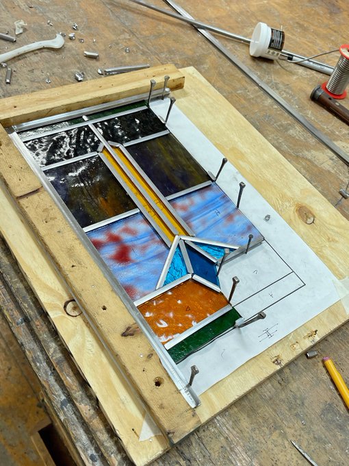 I took a stained glass class! 🥰🎨 https://t.co/jHDmlHb53J