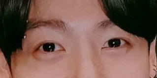Hopeword137's tweet photo. Pode passar o tempo que for, mas seus olhos sempre terão o mesmo brilho e sempre serão minha constelação favorita 
#HappyBirthdayJungkook https://t.co/HVLDsx1FuT