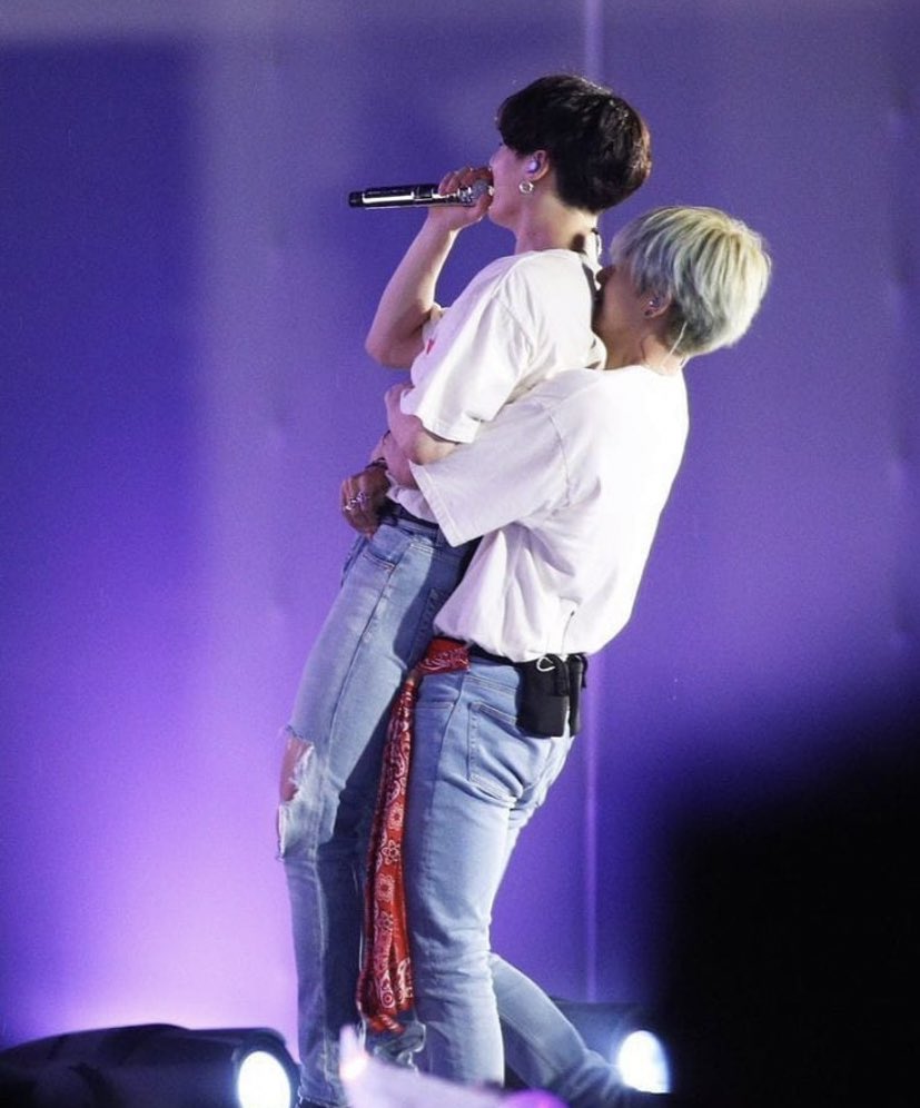 italian02midget's tweet photo. HAPPY BIRTHDAY JUNGKOOKIE🥰🥰🥰🥰🥰🥰🥰 @BTS_twt https://t.co/G2xx33ak5L