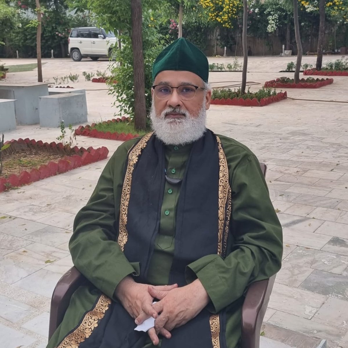 ChishtySarwar's tweet photo. #NewProfilePic https://t.co/R6Qs3jeIqD