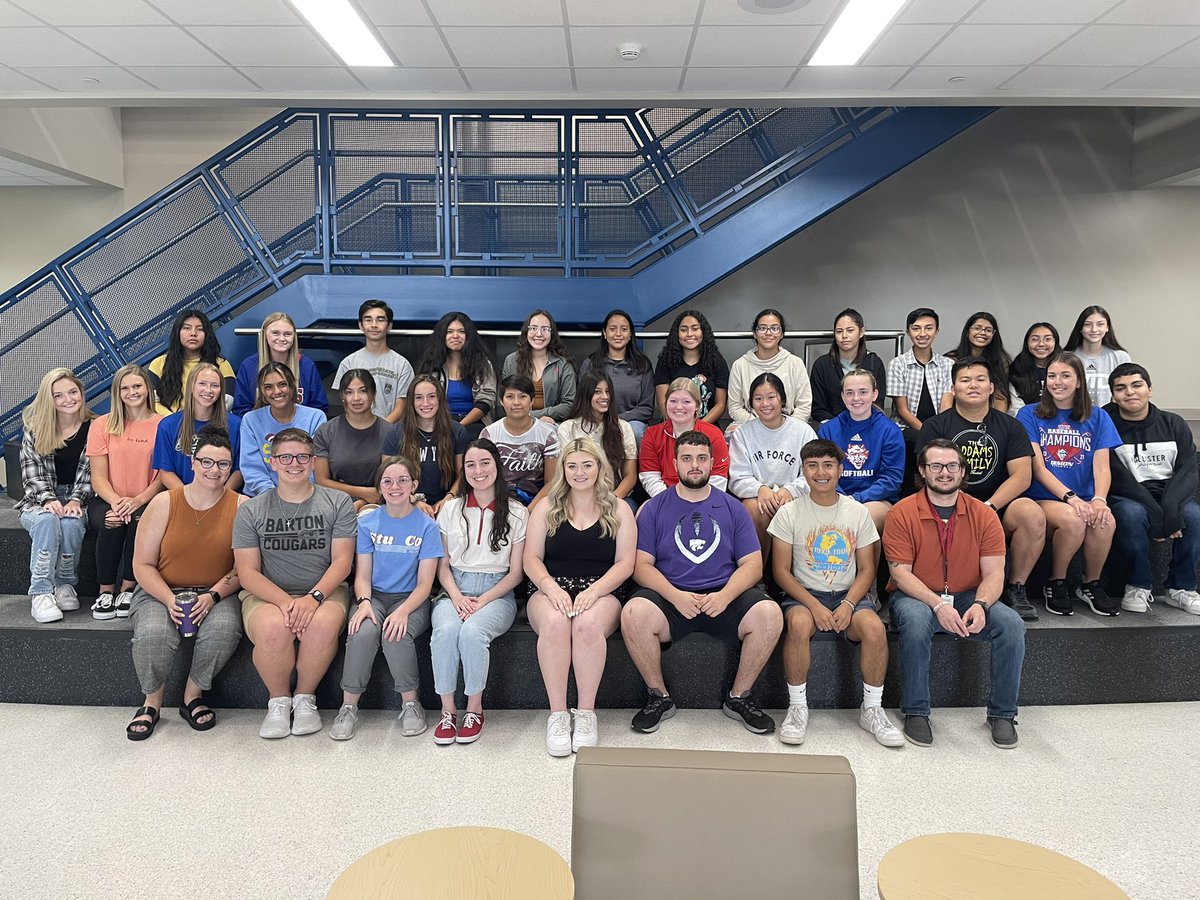 RedDemonStuCo's tweet photo. Meet your 2021-22 Student Council! Today we had our first all delegates meeting, welcoming all new AND returning members! 👹 https://t.co/f4qzHiusya