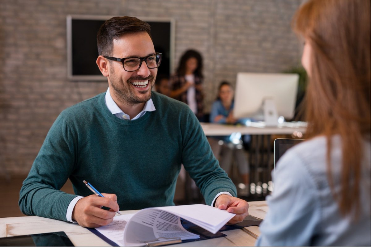417biz's tweet photo. 5 Critical Lessons I've Learned From Interviewing Over 100 Entrepreneurs https://t.co/hHbP44PXZC https://t.co/jiOEfAksV2
