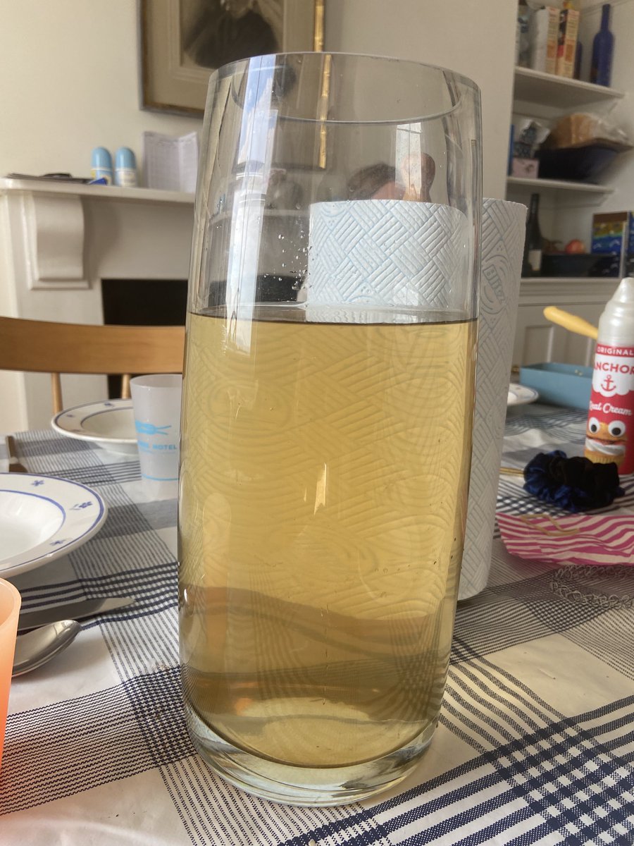jpaulstephens's tweet photo. ⁦@SWWHelp⁩ our water in #StMawes has gone brown 🤢😳 https://t.co/6pAqSwzPRN