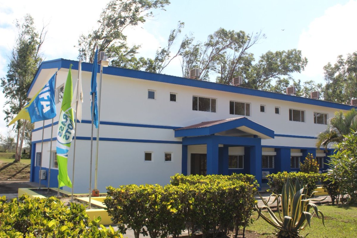 ForwardAmericas's tweet photo. ¡Felicidades a la @Fenifutnica  por culminar la primera fase de la expansión para la Escuela de Talentos de Diriamba!  Entra al siguiente enlace para conocer más de esta expansión y las próximas intervenciones.
https://t.co/r5BpfNyFEl

#FIFAForward
#ForwardAmericas https://t.co/KVr39GTJ7Z