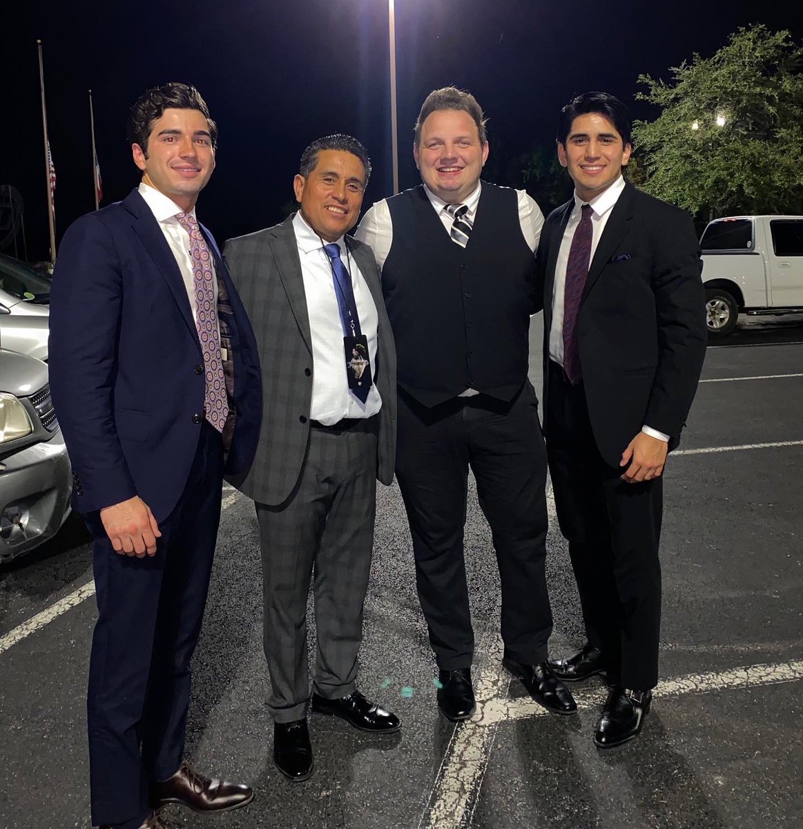ablbonilla's tweet photo. Nos gozamos este fin de semana con en el Pastor Alejandro Perez de Crosby, TX. Jóvenes reavivados y encaminados para hacer cosas grandes para Dios en estos últimos tiempos. https://t.co/3bZVWKBYja