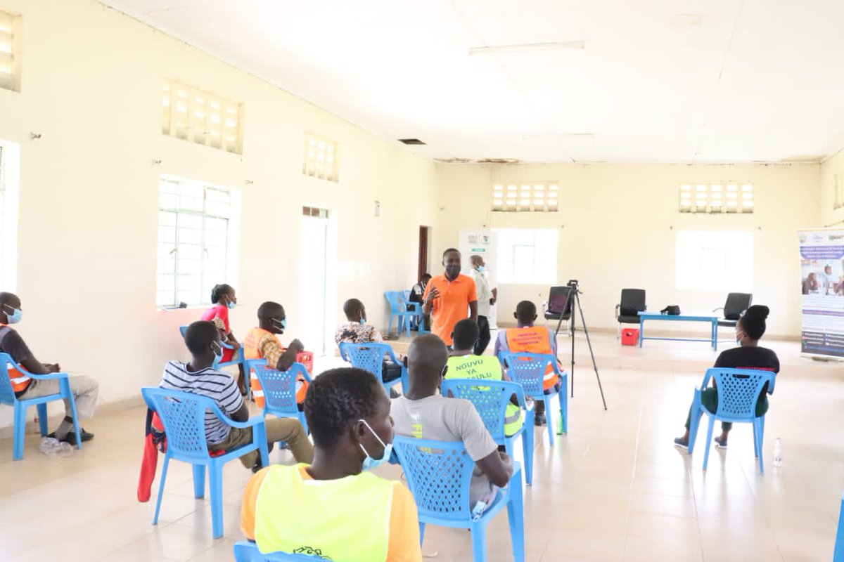 HealthandEcono1's tweet image. We joined @Oayouthkenya and @NCPD_Kenya in a dialogue with bodaboda groups to find a community led action on how to curb teen pregnancy in muhoroni subcounty .@TinadaOrg @kefeado @stada_ke @KisumuOf @pai_org @equalitynow @MeTAKenya2018