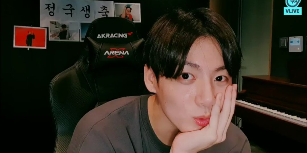 PanyaphatM's tweet photo. มีความสุขมากๆนะjkขอบคุณที่ได้เติบโตมาอย่างดีขนาดนี้💜 #JungkookBirthday https://t.co/oobcCAWdoK