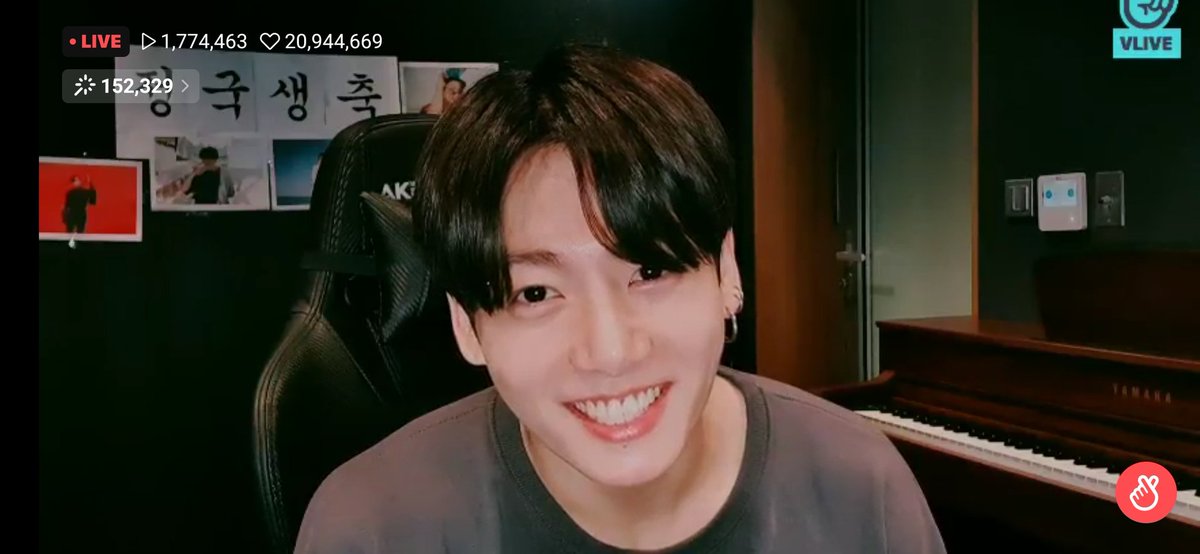 PanyaphatM's tweet photo. มีความสุขมากๆนะjkขอบคุณที่ได้เติบโตมาอย่างดีขนาดนี้💜 #JungkookBirthday https://t.co/oobcCAWdoK