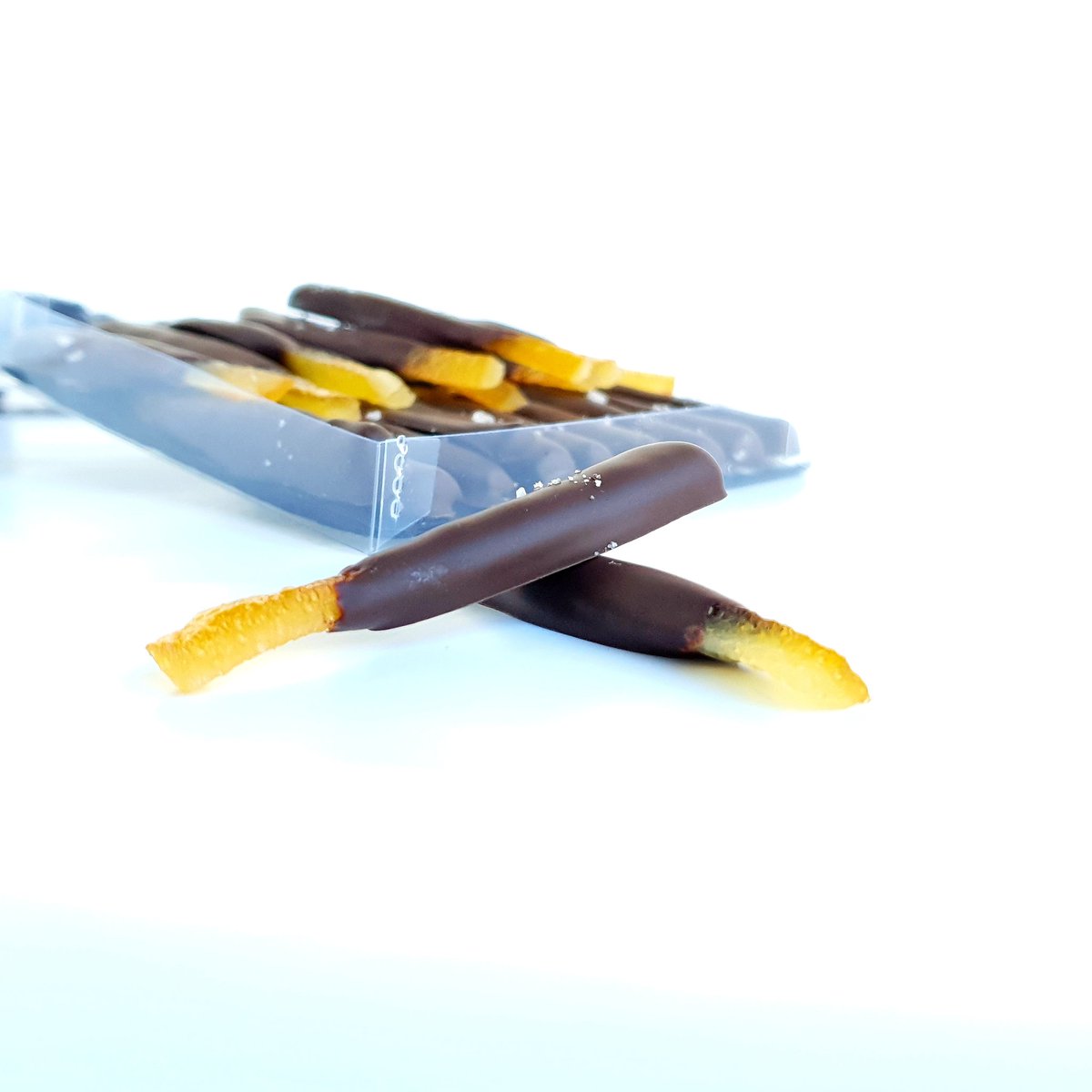 BFchocolates's tweet photo. Candied orange hand dipped in 70% dark chocolate. These moreish nibbles are perfect for any chocolate craving. Visit our online store for more. ❤🍫 
#darkchocolate #orange #chocolateshop https://t.co/9S0NwO14r8
