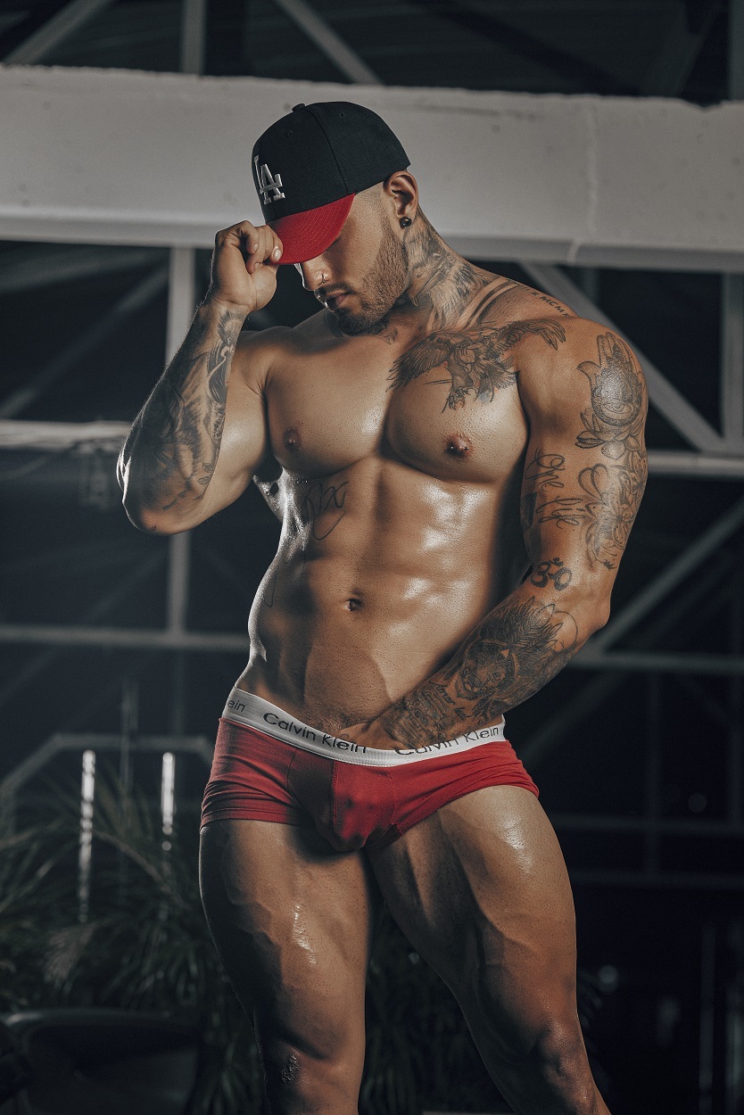Oh how I wish I was that hand ?
Who else? @GregorWalsh 
#tuesdaymotivations #MuscleStud https://t.co