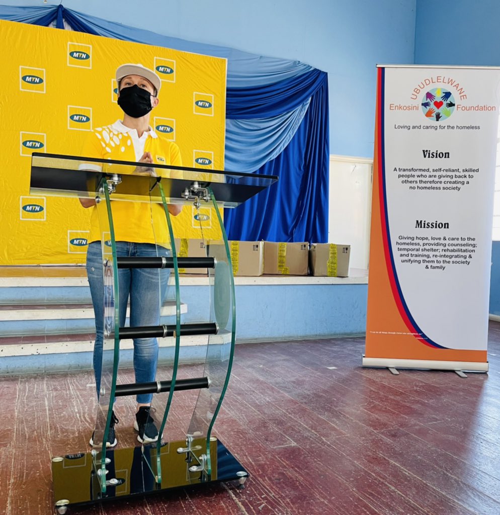 Thabane_Chamane's tweet photo. 2021/08/30.
We were fortunate enough to be visited by the @MTNza Delegation who donated a 100 Boxes of #non_perishable #Food_items for the #Homeless and the communities connected to our Foundation and as Media and Communications Manager I was requested to do the official welcome https://t.co/wevZk50QW0