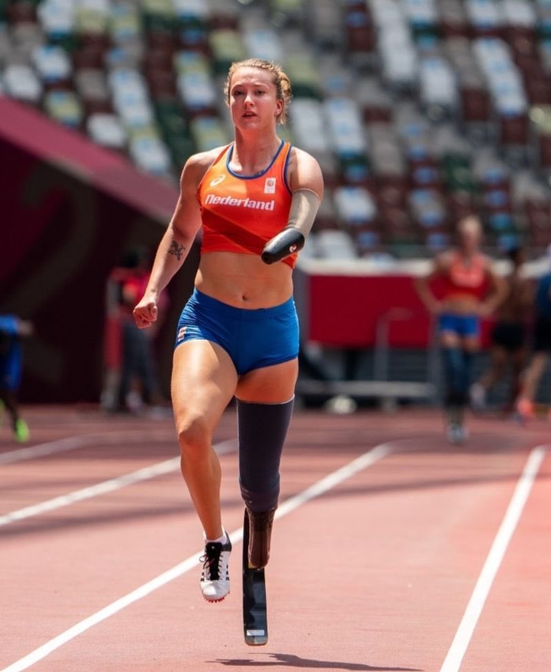 Gefeliciteerd @MvGansewinkel,  met je gouden medaille op de 200 meter bij de #Paralympics in Tokio!!!
Trots op onze student Bewegingstechnologie die  paralympisch record liep!