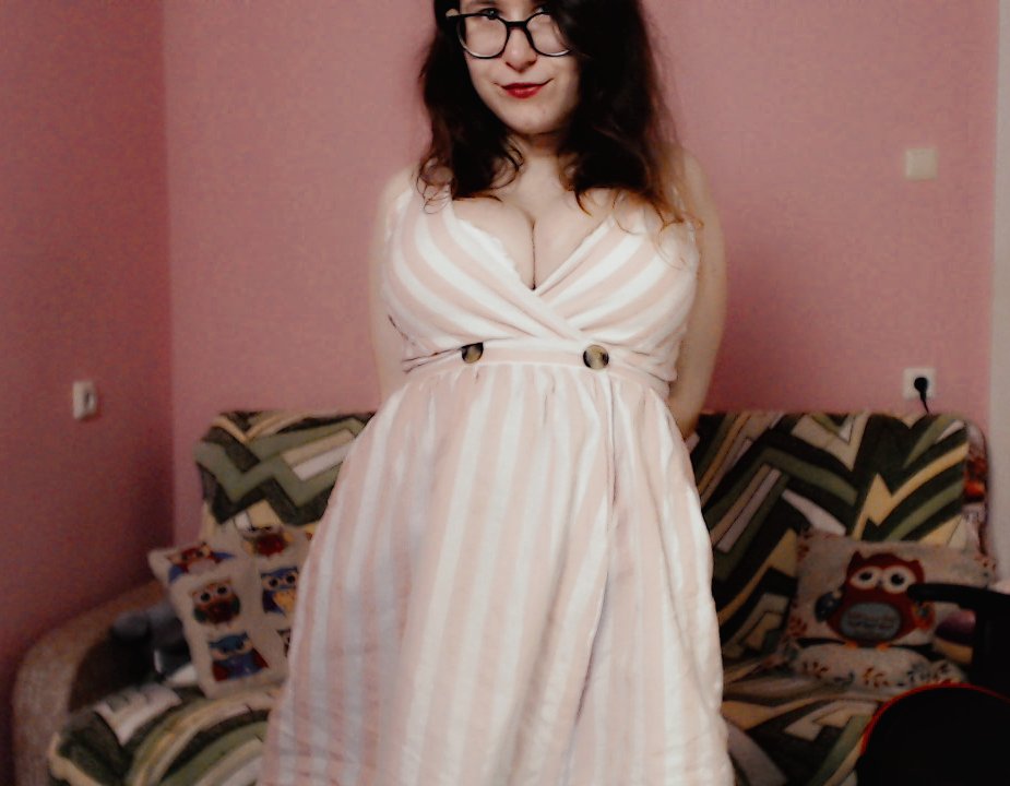 My jugs look way too big today, check it out :D https://t.co/3BP2zsybiT #webcam #chaturbate https://t.co/1RlDmqWfpI
