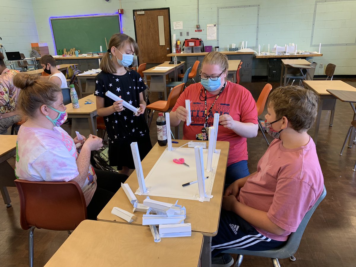 NMS_MCS's tweet photo. Building a three dimensional roller coaster model in our project lead the way design and modeling class. https://t.co/ZjhTdiEHyr