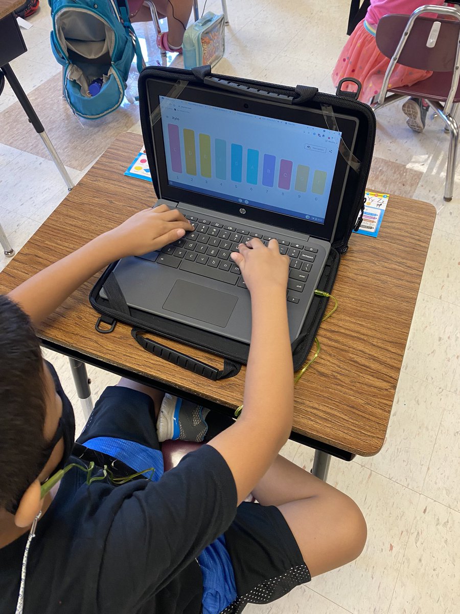 1st Grade (and many others) successfully logged in to their Music Google Classroom today &amp; got to try out the Fast Finisher Room and Guest Teacher Room! 👍🏻♥️