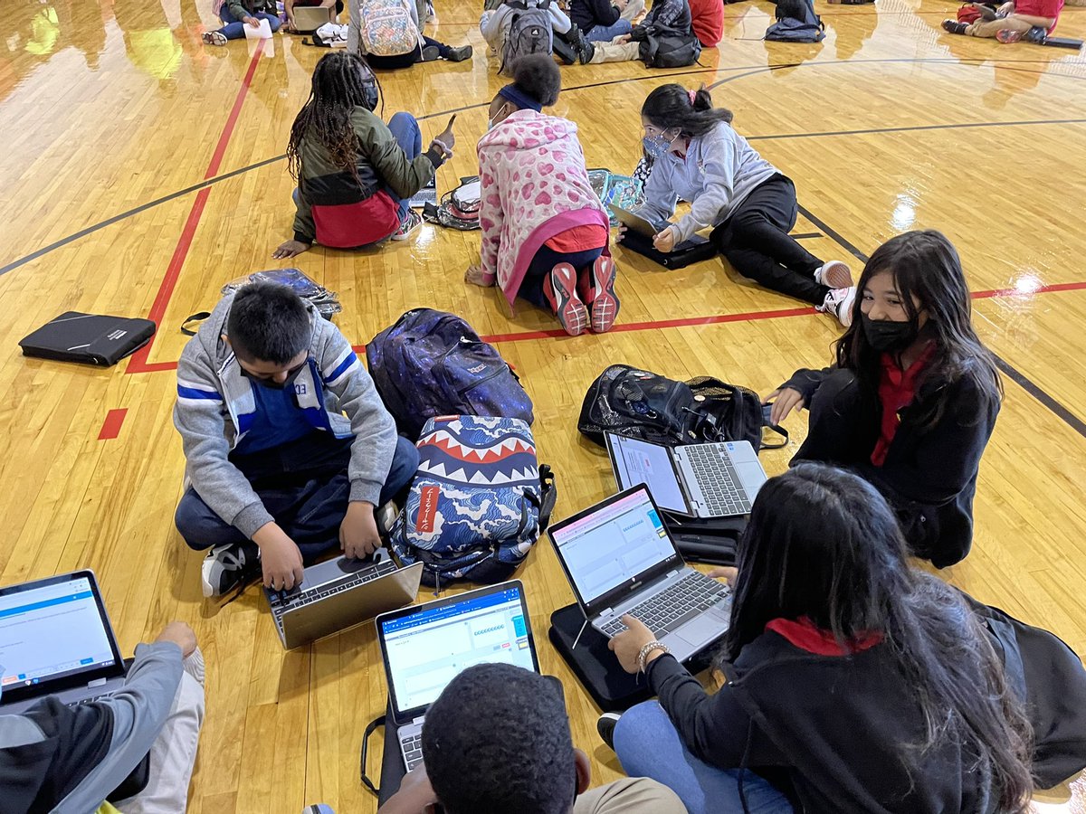 TechTisa's tweet photo. @Monserr577016 students go over their digital safety contracts and complete digital safety lessons using their @dpvils chromebooks. @hartman_ms students learning how to be safe digital citizens #HMSvils #HoustonISDVILS https://t.co/pFLix9ZT4P