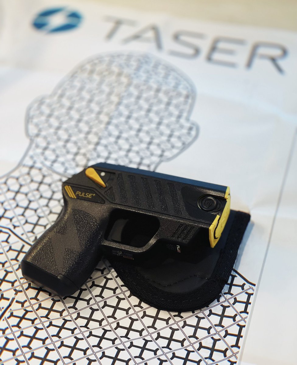 What type of holster do you prefer? <a href="/stickyholsters/">Sticky Holsters</a> IWB holster is lightweight, flexible and compact! It’s perfect for sweatpants and yoga pants, making it easy to comfortably travel with your device.⠀
⠀
Shop➡️ bit.ly/3ByxL1H