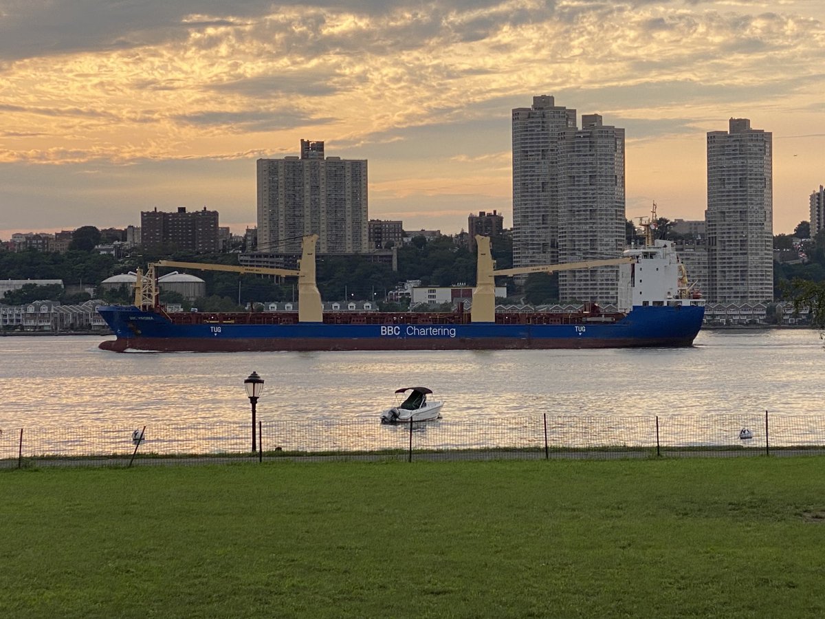 ebenshapiro's tweet image. Supply chain sunset