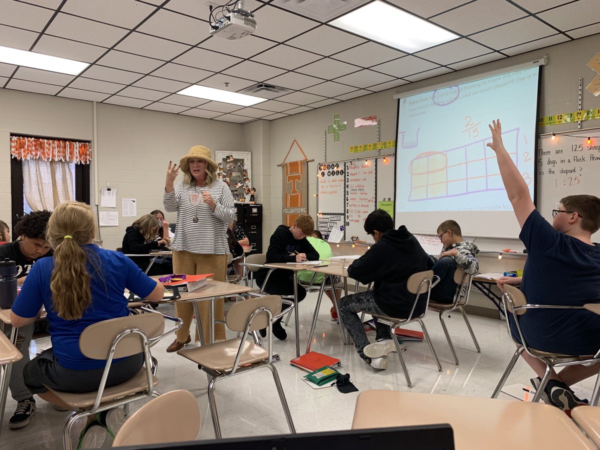 PWMSPanthers's tweet image. Want to know why Ss didn’t do well on a question?  Just ask them! 💜 how ⁦@leanneutley⁩ puts S voice 1st.  #taskmasters #SumnerAchieves
