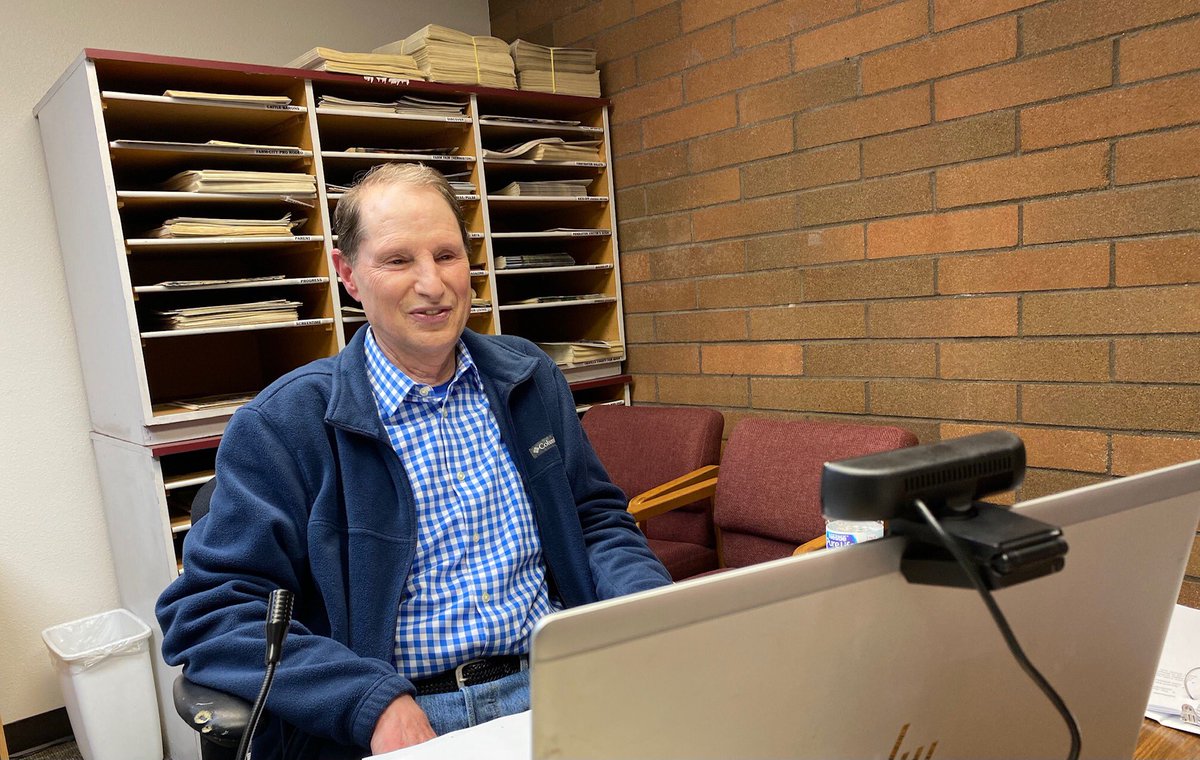 Ron Wyden tweet media