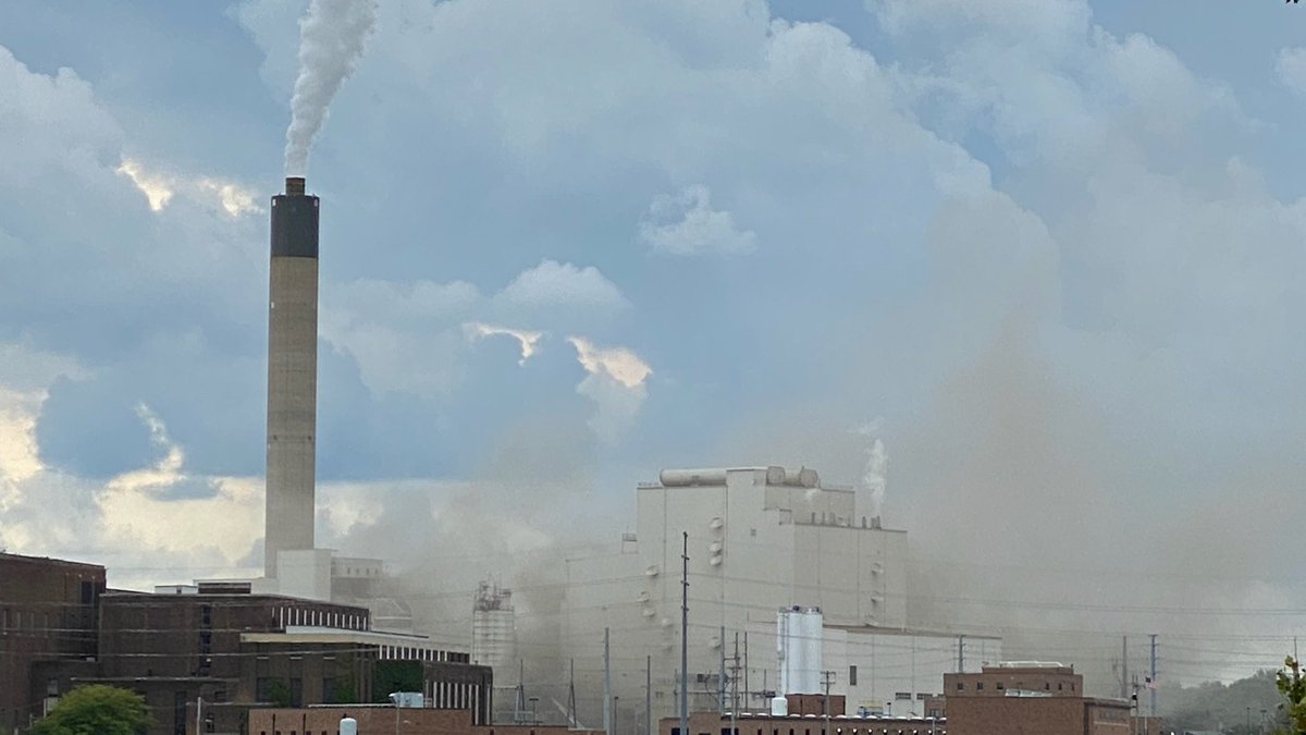 As legislative leaders continue to negotiate a climate bill that aims to move IL to 100% clean energy, an incident at Springfield’s municipal coal plant this afternoon resulted in a cloud of coal ash dust to be released into the air. Read our statement: sierraclub.org/illinois/blog/…