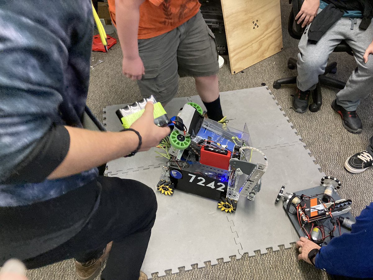 BCRobocats's tweet photo. Added a new member to our robo family. Meet Mandy are lovely friend! We also got to work playing around with our holonomic and competition robot from last year to teach our incoming freshman. We are so excited ✨😆😎 #FirstTechChallenge #robot #robotics #bugfam https://t.co/AaMB5UTRW2