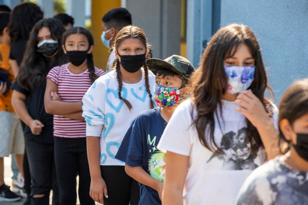 Fauci, a public health official many have followed and looked up to throughout the pandemic, urges students to get the vaccine. buff.ly/3ztX3x7