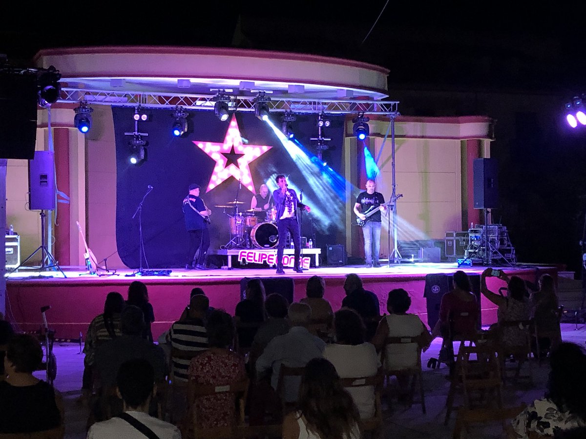 Mapsound's tweet image. El pasado sábado jugábamos en casa y que mejor que con #alsurdelossentidos de @felipecondeofi y su banda 

Gracias al @AytoVillafranca por apostar y contar con nosotros 

#culturasegura #concierto #music #cover #pop #rockandaluz #mapsound #light #sound #córdoba #andalucia