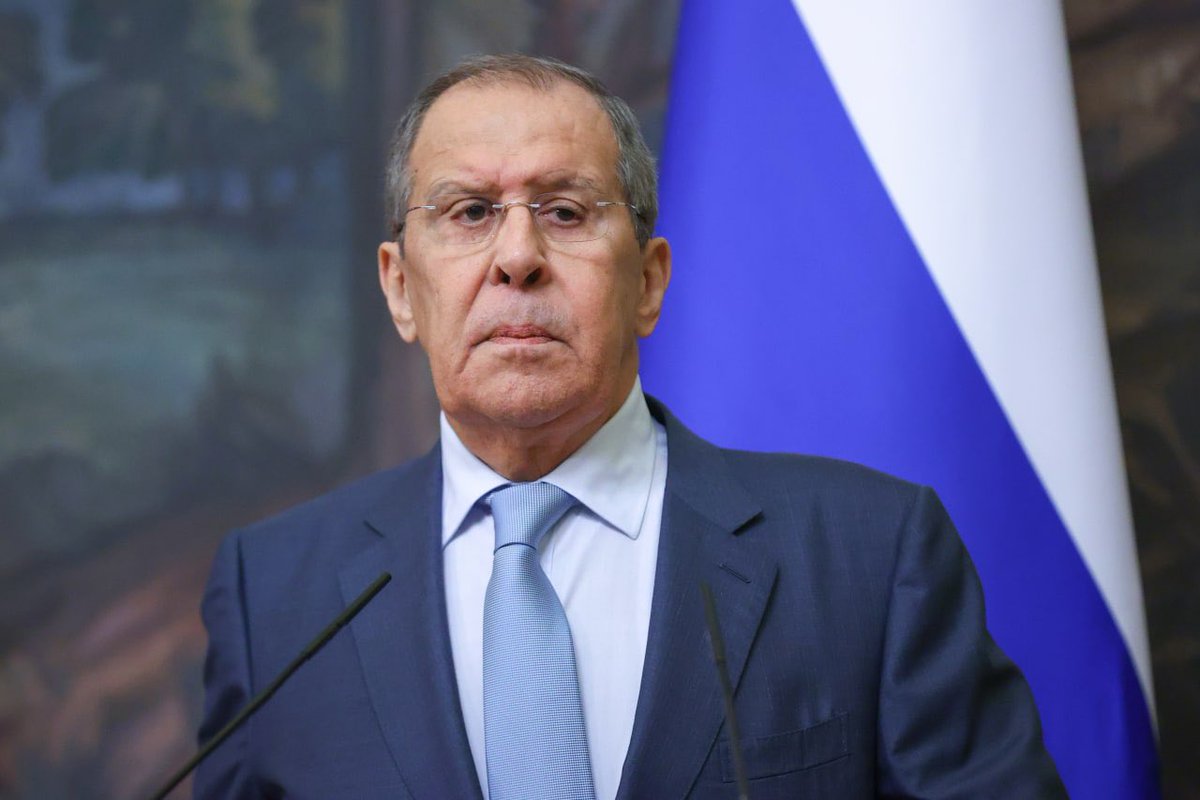 MID_RF's tweet photo. 🇷🇺🇦🇲 С.В.#Лавров на пресс-конференции по итогам переговоров с мининдел Армении @AraratMirzoyan:

Азербайджанцы удерживают часть группы армянских военнослужащих. В.В.Путин в контактах с руководством Азербайджана, призывает их освободить всех без условий.

🔗https://t.co/lgnOGJowza https://t.co/payHywe2v9