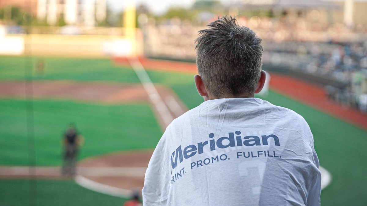 beloitskycarp's tweet image. One of our favorite between inning promos has to be the @Meridian_Direct T-Shirt toss! 

It’s amazing to see the whole seating bowl get on their feet and scream for a chance at getting a free t-shirt. 

What color should the shirts be next season??