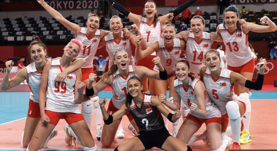 Bacılarımızı tebrik edirik. Çempionluq üçün dua edirik...
🇹🇷🇦🇿

 #FileninSultanları