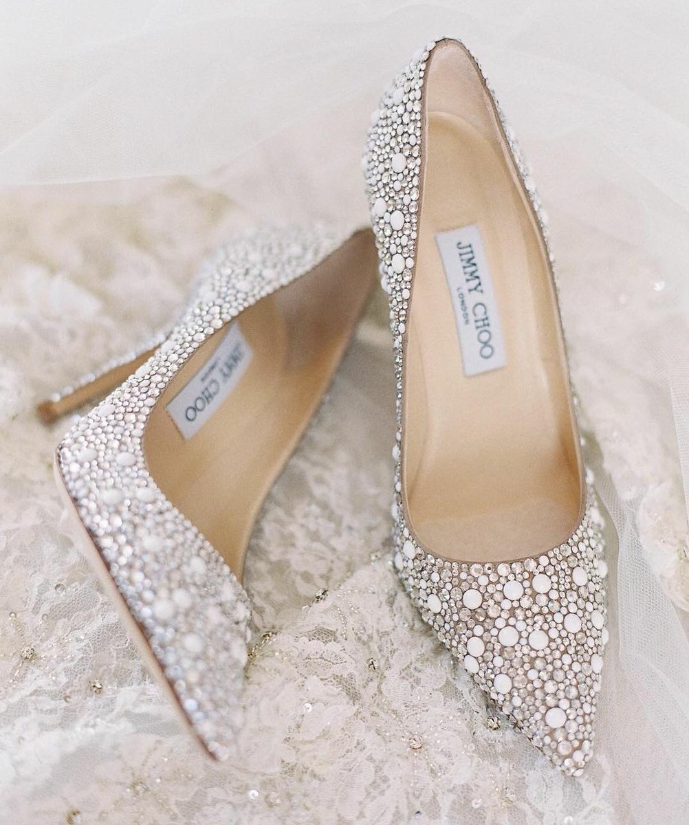 Want. Need 👰😍 @jimmychoo
.
.
.

#weddingshoes #weddings #bridalshoes #bridetobe