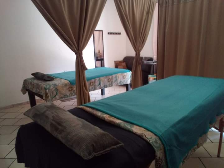 labolis1's tweet photo. Masaje relajante, descontracturante, terapia en cama térmica ceragem. Agenda tu cita al 8441594923 https://t.co/q7m36tteo3