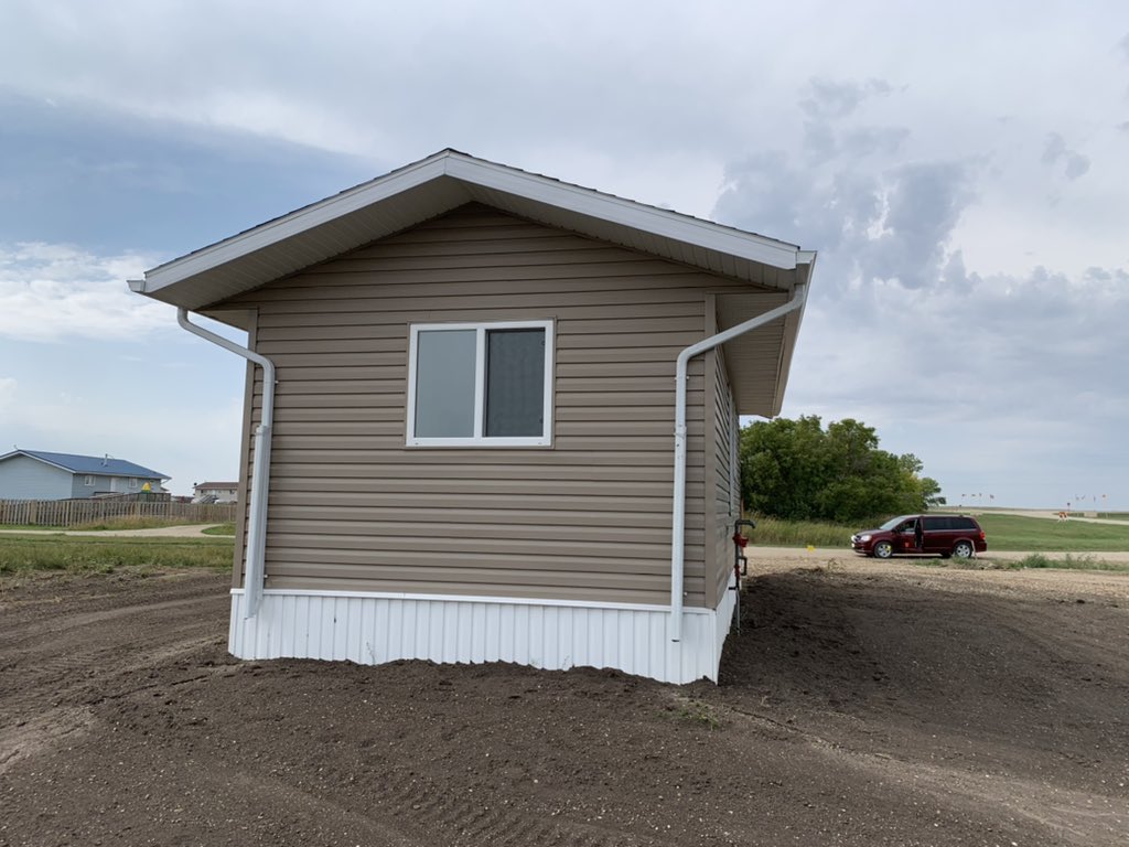 hoddenbagh's tweet photo. Parkland @CollegeofChoice is so proud of our Ocean Man First Nations students who graduated today from their tiny home project! Great partnership with Ocean Man First Nation, @YorktonTribal, @SECPSD, Yorkton Home Hardware https://t.co/9aQLhYgdfx