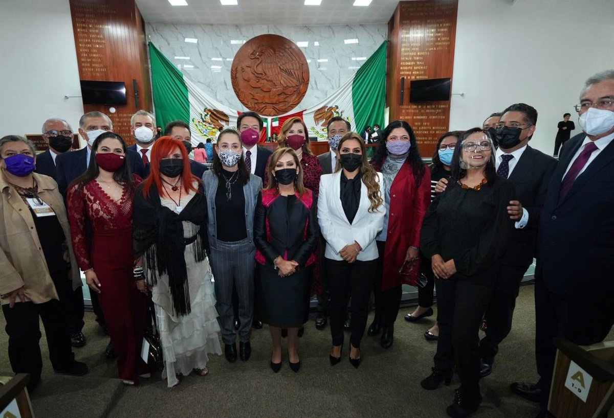 LaydaSansores's tweet photo. Con @LorenaCuellar hoy inicia para #Tlaxcala el proyecto de transformación que cambiará su  historia. 

Felicidades, Gobernadora Constitucional, gracias por tu invitación; fue un placer enorme acompañarte! 

Mis mejores deseos para ti, para tu gente y tu estado.

#VivaMorena https://t.co/IaWlqxkHmw