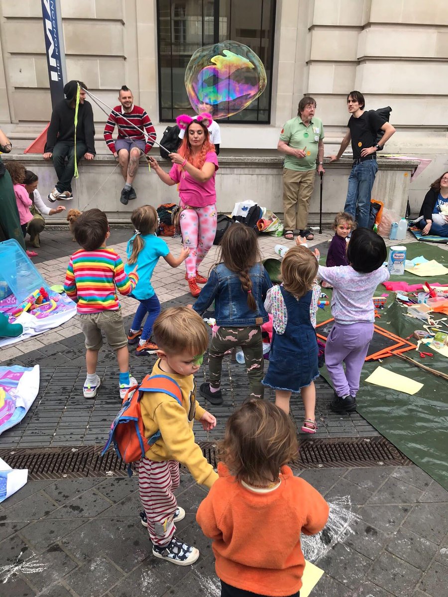 Extinction Rebellion Families tweet media