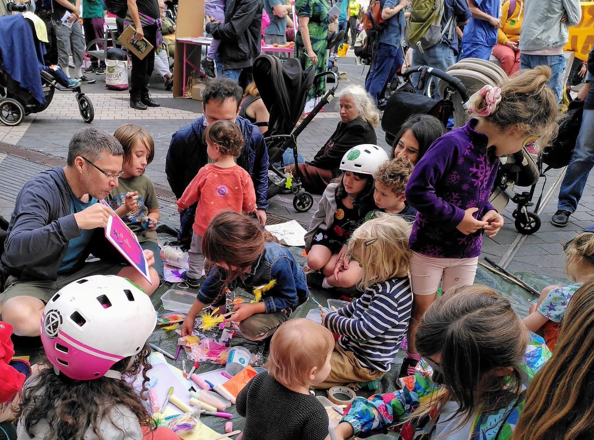 Extinction Rebellion Families tweet media