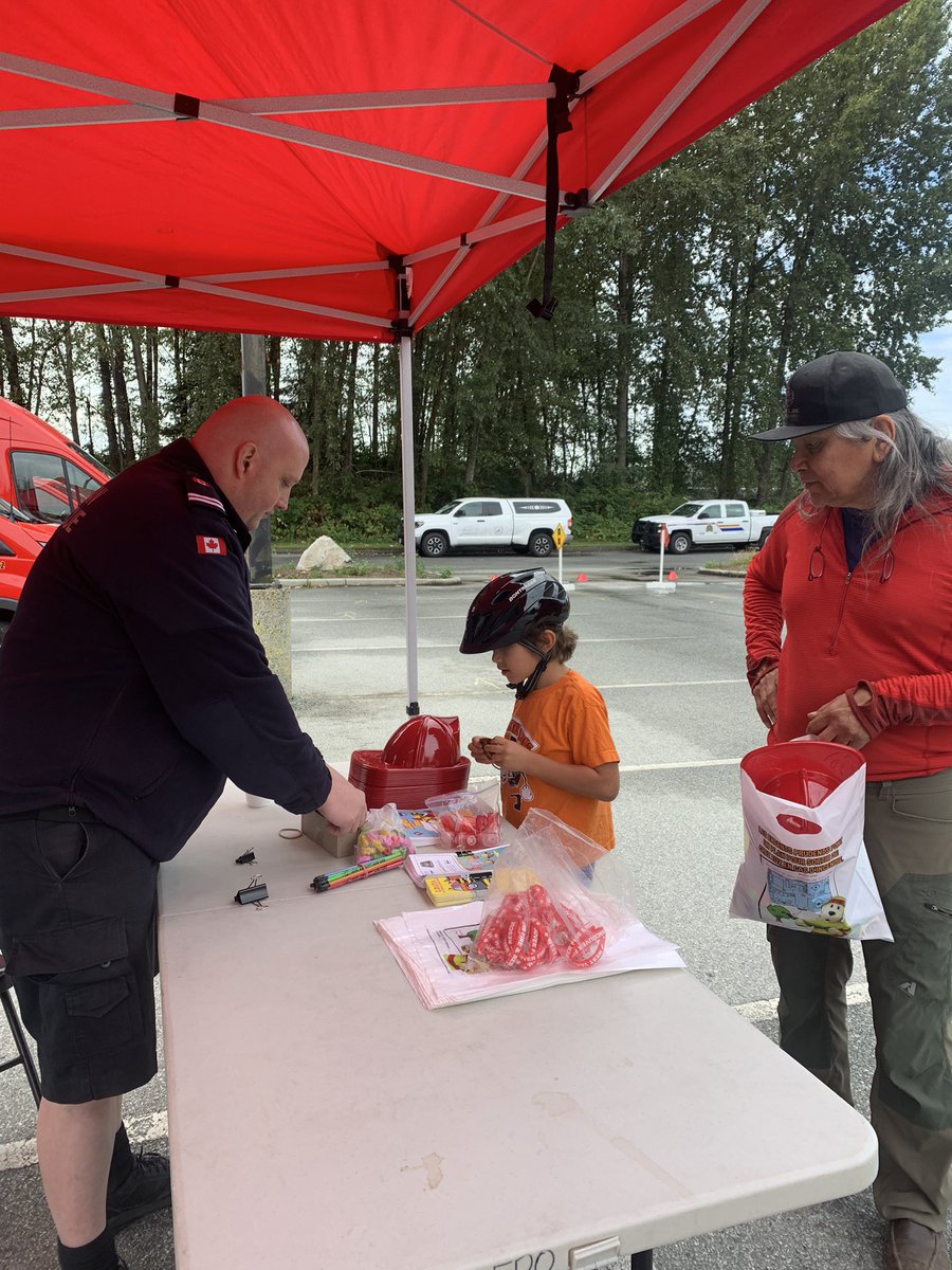 West Vancouver Fire & Rescue tweet media