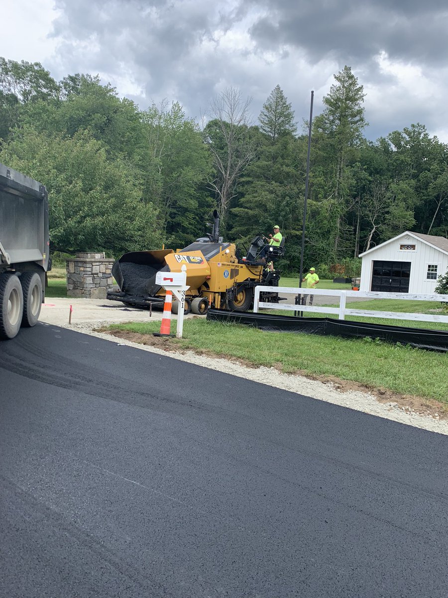 PavingWaters's tweet photo. Paving in Depp River Connecticut #watersworks #waterspaves #WCC #pavect #pavingconnecticut #paveit https://t.co/qQWlCmjT2X