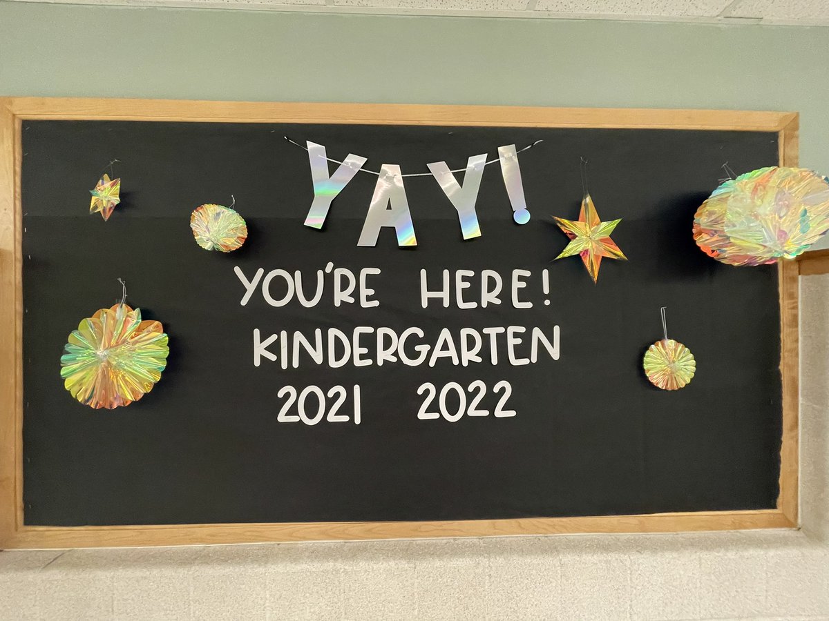 PemSch_news's tweet photo. My favorite part of a new school year! #bulletinboards #wallsofourhalls #PPSFirstDay21 https://t.co/l4KeWBGdLD