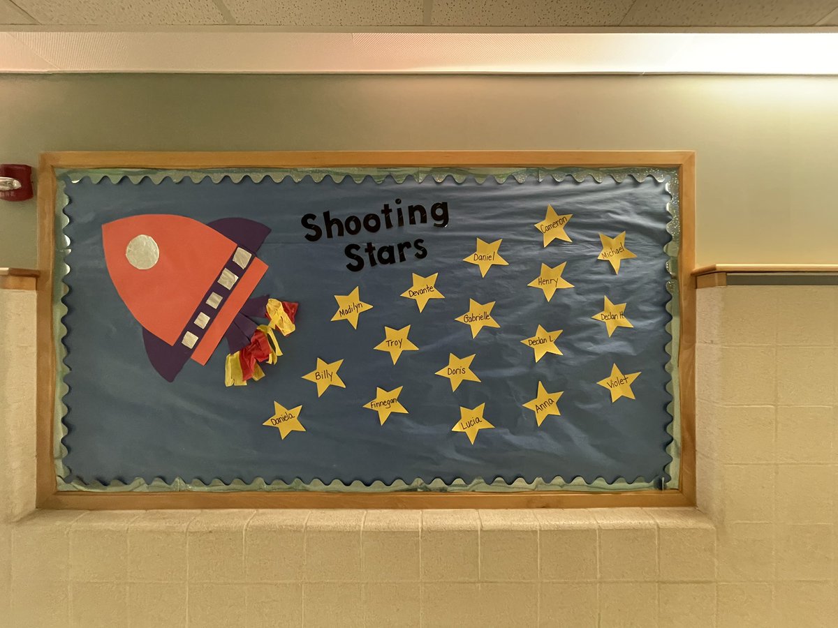 PemSch_news's tweet photo. My favorite part of a new school year! #bulletinboards #wallsofourhalls #PPSFirstDay21 https://t.co/l4KeWBGdLD