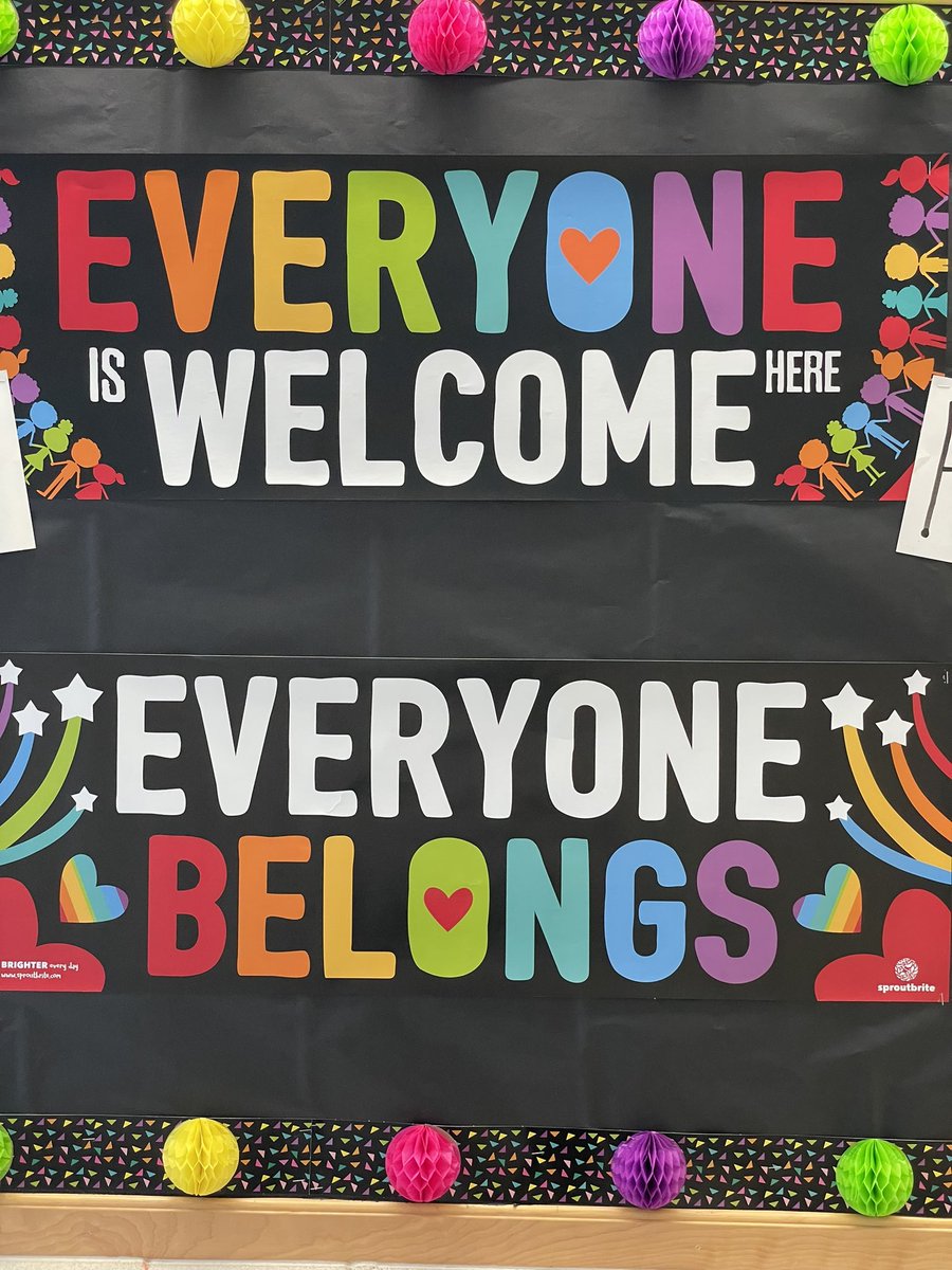 PemSch_news's tweet photo. My favorite part of a new school year! #bulletinboards #wallsofourhalls #PPSFirstDay21 https://t.co/l4KeWBGdLD