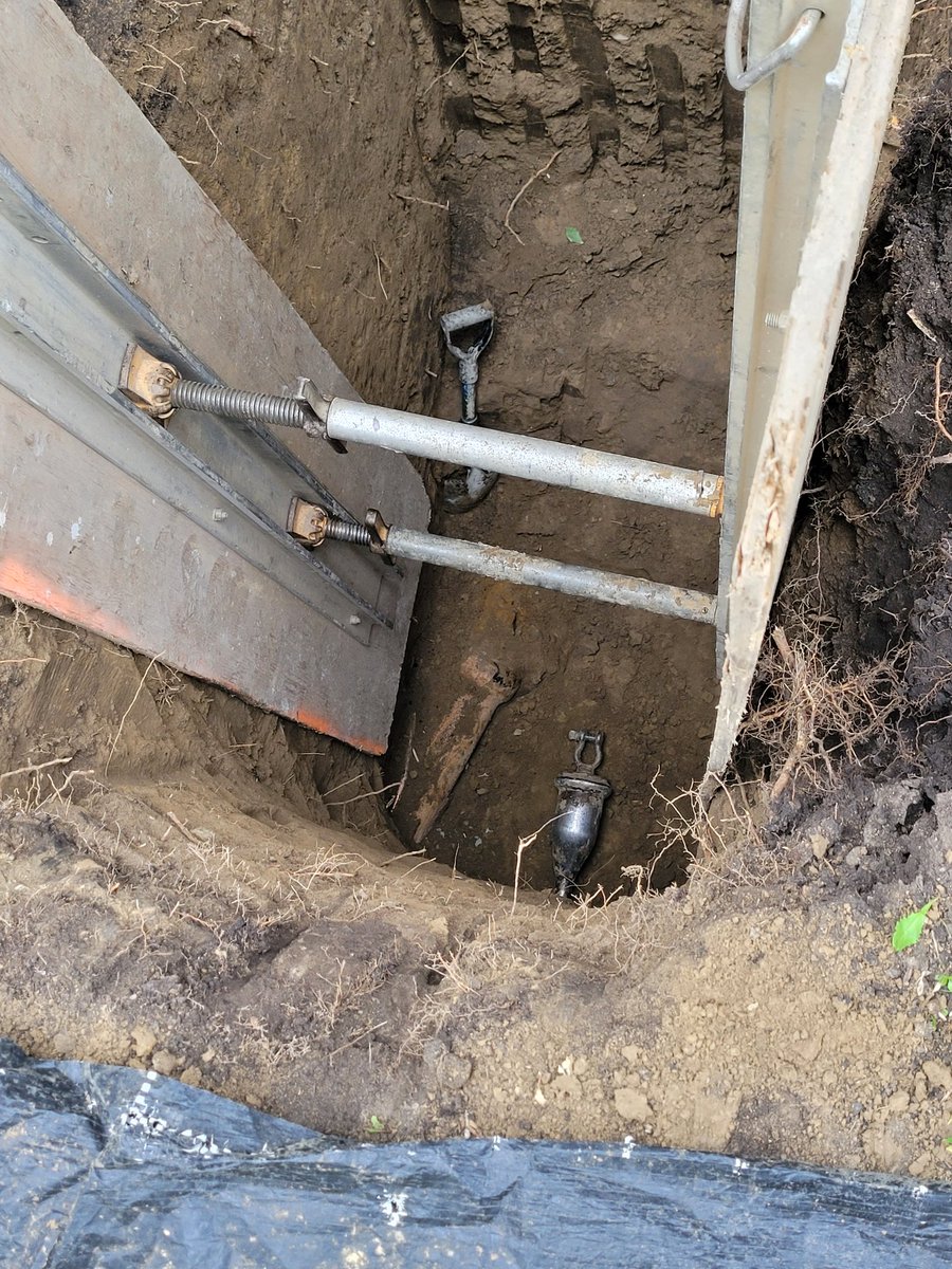 digsafeyeg's tweet photo. Shout out to the Jaguar team for having all Utilities located prior to the replacement of a collapsed sewer line.
#AlbertaOnecall #digsafe #SafetyFirst #ATCO #Fortis #TELUS
#StAlbert #eapuoc https://t.co/7WUi5Zf3Y4