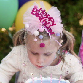 Need a Birthday gift FAST? We can help with ideas, gift wrapping, cards, gift toppers, you name it! See some ideas and more info in our latest newsletter... - mailchi.mp/the-learning-t…