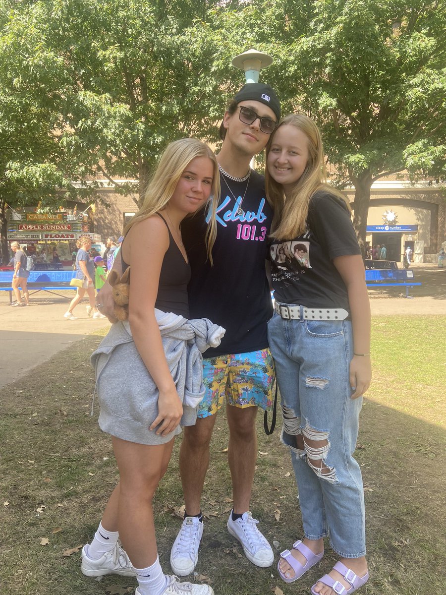 shefboidan's tweet photo. it’s been a while… but felt like i had to post this cause this just happened, missed you @JonahMarais ❤️ also face reveal https://t.co/chzyRBc0DU