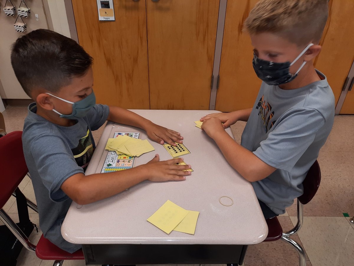 1st grade friends practicing tens frames today! 😀