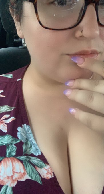 Daddy paid for my nails to be done 🥰🥰💅🏻💅🏻 https://t.co/KPGvsL34wJ<a href="/tag/bbw"class="tags"><span>#bbw</span></a><a href="/tag/milf"class="tags"><span>#milf</span></a><a href="/tag/wineanddine"class="tags"><span>#wineanddine</span></a>
