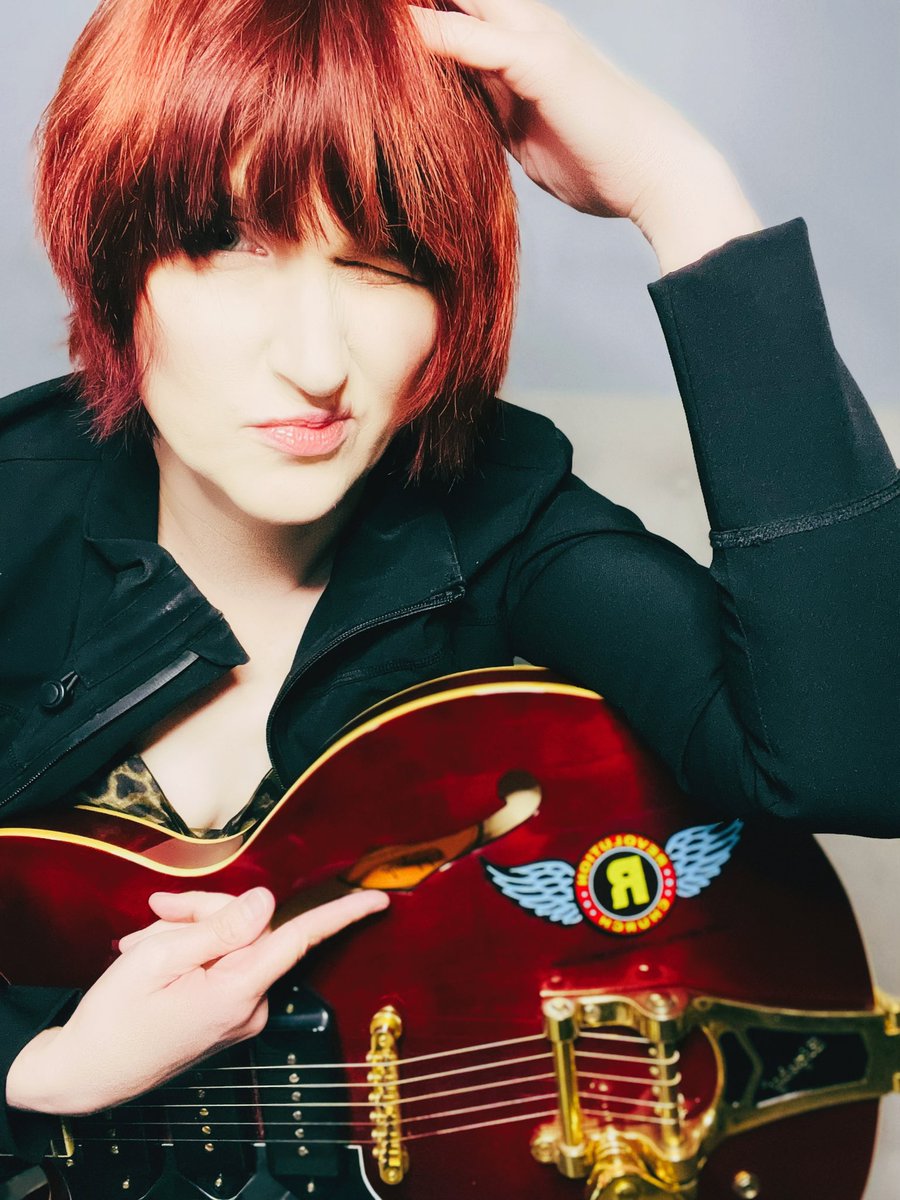 HWmusictweets's tweet image. When your electric “baby” looks good wearing @revolution1994 🖤🙌🏻🔥