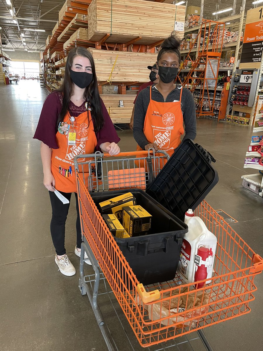 Great team work and recovery!!Thank you HC Liz and cashier Jamie!! Utilizing Lana, Ham and good customer service !!