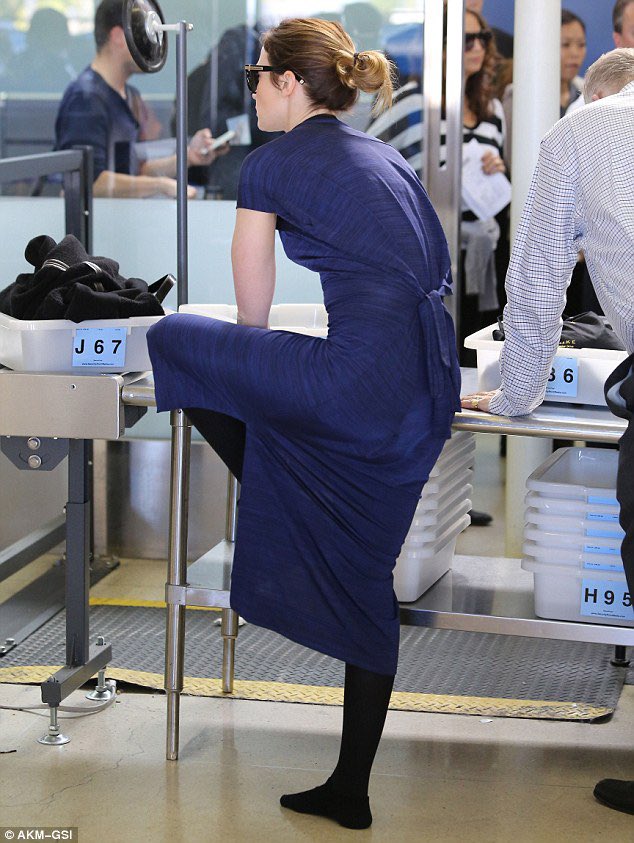 Time for some Emily Blunt #tights appreciation.